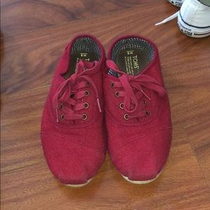 TOMS size 8